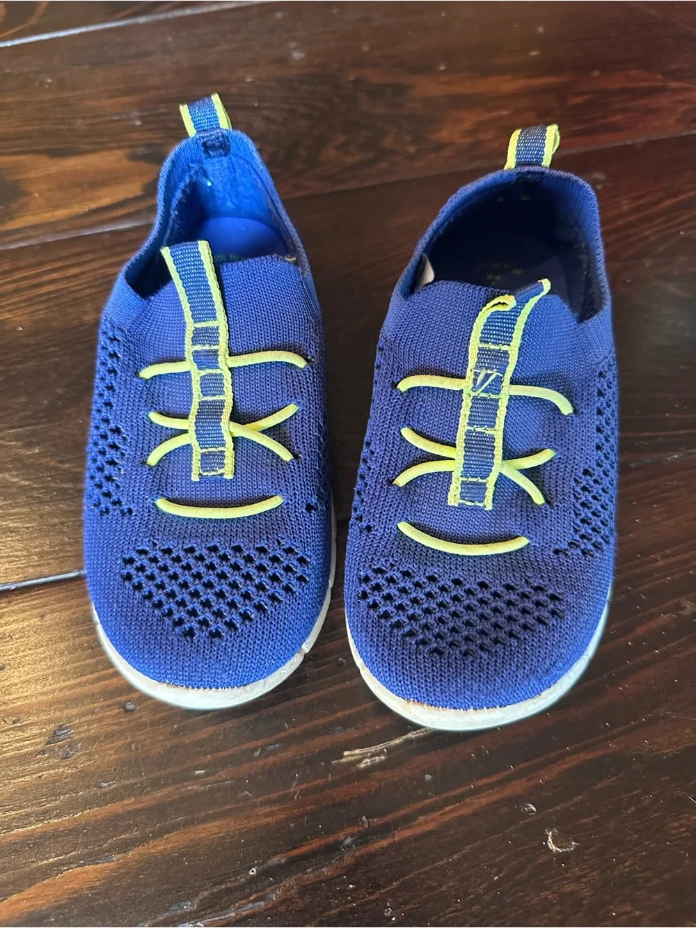 Osh Kosh Kids Blue Knit Water Shoes with Lime Accents